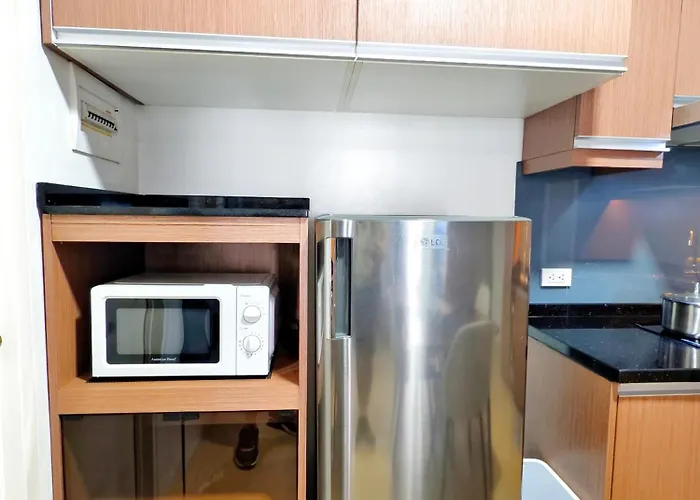 2012t2 Avida Towers It Park 1bedroom Unit Queen Bed Cebu