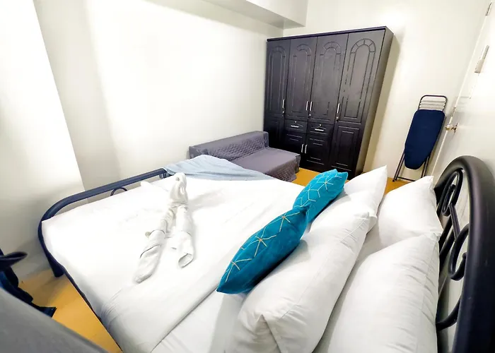 2012t2 Avida Towers It Park 1bedroom Unit Queen Bed * Cebu